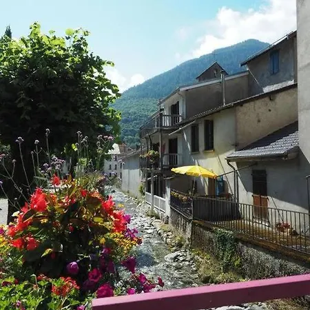 Chaleureuse Maison En Pierres Avec Terrasse