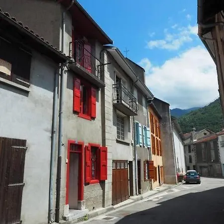 Prázdninový dům Chaleureuse Maison En Pierres Avec Terrasse Auzat