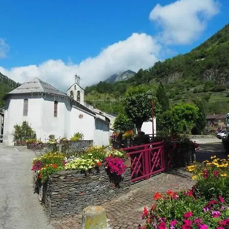 Prázdninový dům Chaleureuse Maison En Pierres Avec Terrasse *