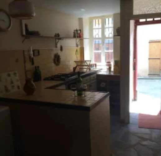 Casa vacanze Chaleureuse Maison En Pierres Avec Terrasse *