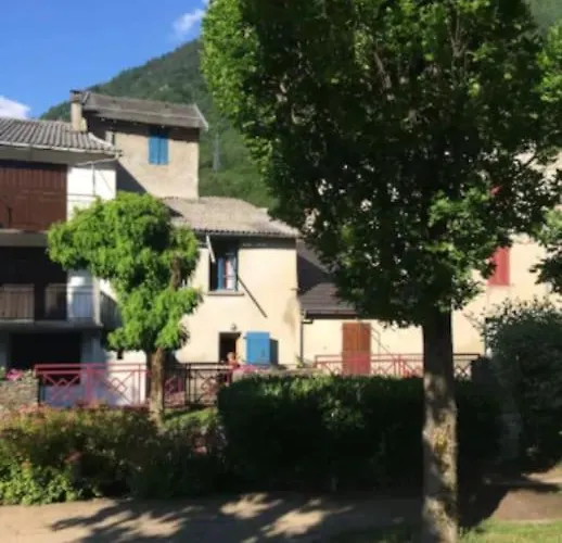 Chaleureuse Maison En Pierres Avec Terrasse *