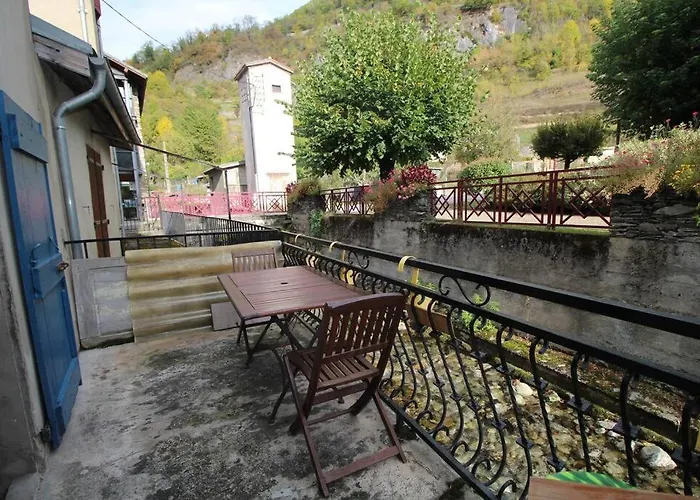 Casa vacanze Chaleureuse Maison En Pierres Avec Terrasse